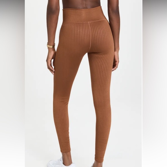 Good American ribbed ankle legging - Picture 2 of 7